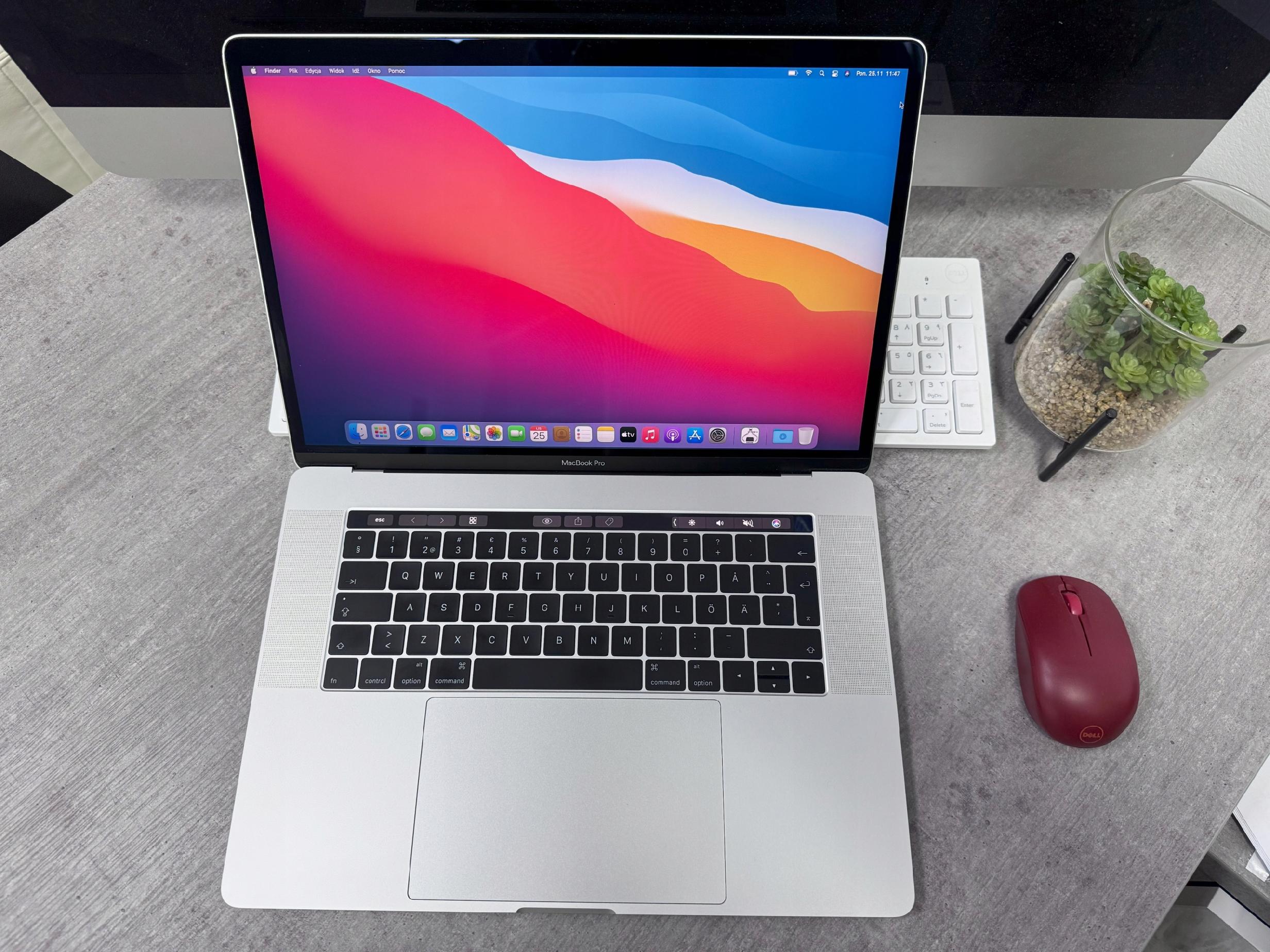 Apple MacBook PRO 15 i7 2.6GHz 16GB 256SSD + Touchbar Silver jak NOWY - obrazek 4