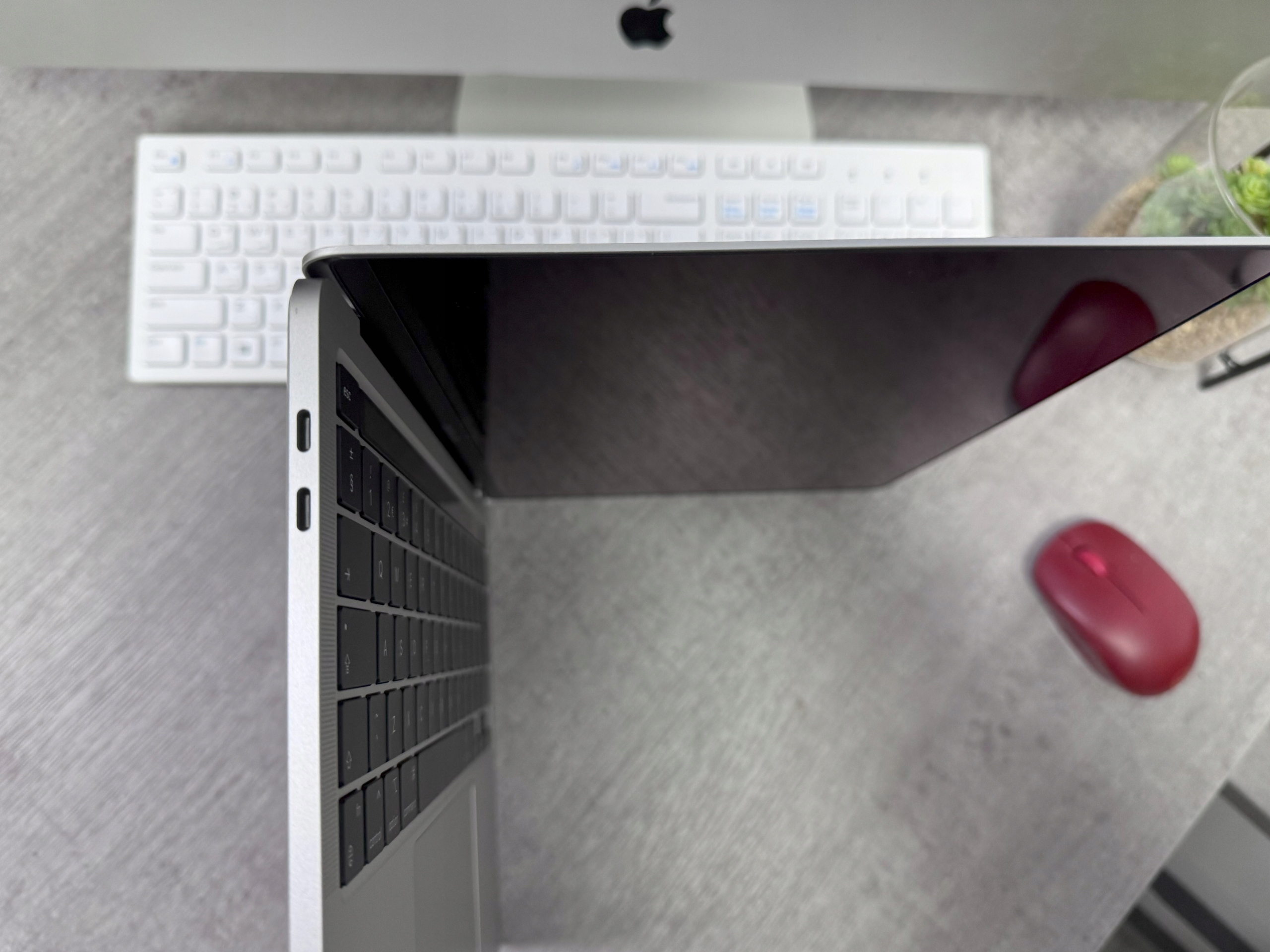 Laptop Apple MacBook Pro 13,3" M1 16 GB / 256 GB Silver - obrazek 7