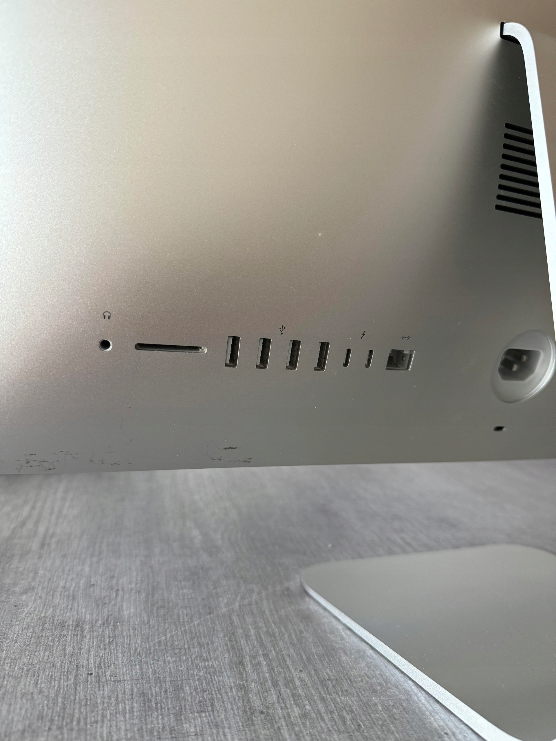 Apple iMac 21,5" i5-7360U 16GB 1TB SSD - 2017 + Klawiatura i Myszka Apple! - obrazek 6