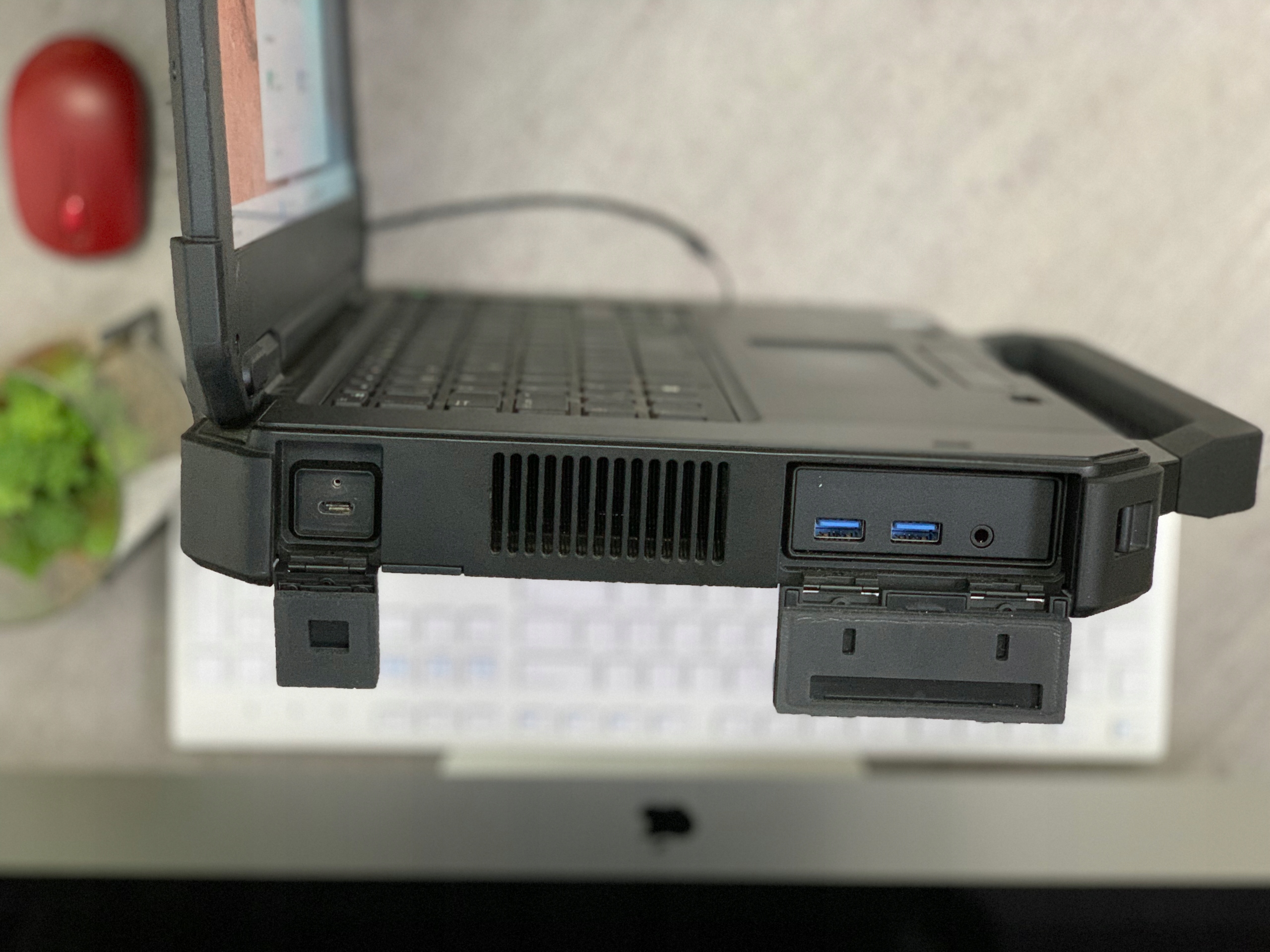 Pancerny Dell 7424 Rugged i7-8650 16Gb 512SSD LTE - Laptop przemysłowy - obrazek 6