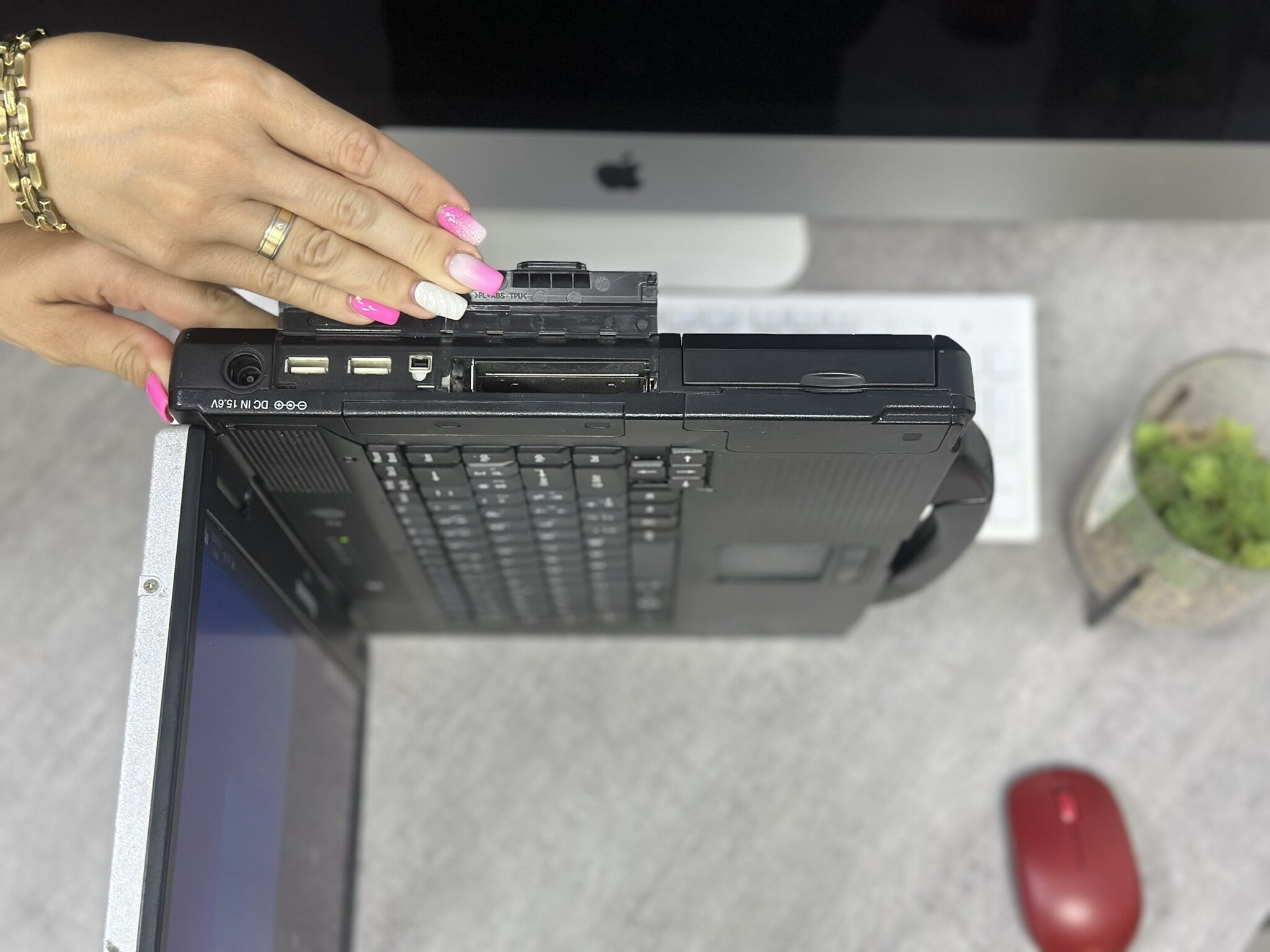 Pancerny Laptop Panasonic CF-52 Mk3 i5-520m 8GB 1Tb SSD do Warsztatu - obrazek 4